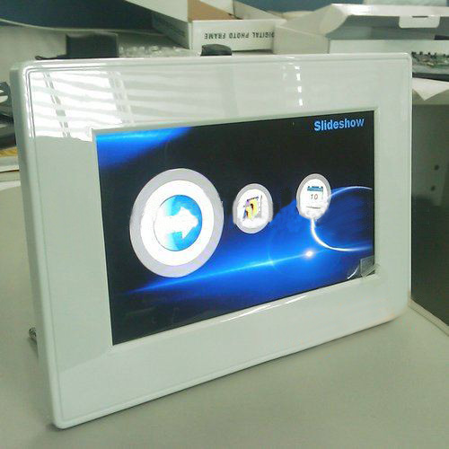 White Nice Looking 7 Inch Digital Photo Frames