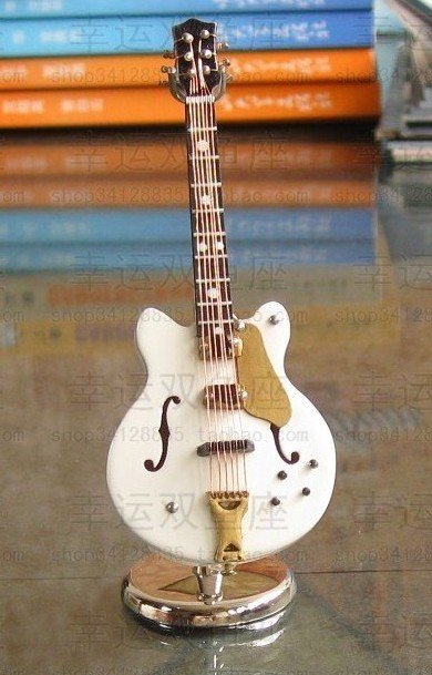 2011New Wooden Musical Instruments Guitar Model 18cm