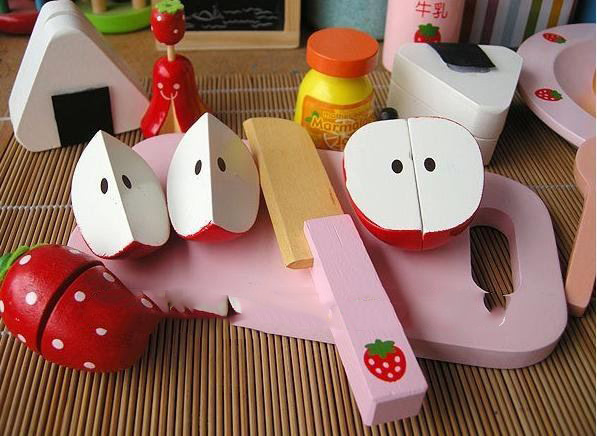 Kid's Brand Wood Toys-Wooden Strawberry Cake Set