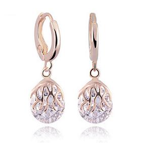 Pair of 9.3 CT Diamond Earrings Mounted in18K Gold