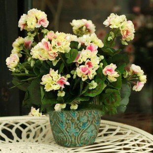 Mediterranean-style Artificial Bouquet of Geranium