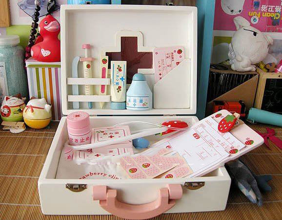 Free Shipping Mother Garden Strawberry Doctor Trunk, Nurse Wooden Toy Set