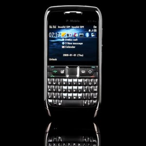2.2 Inch Screen QWERTY FM 2.0M Camera Bluetooth Cell Phone